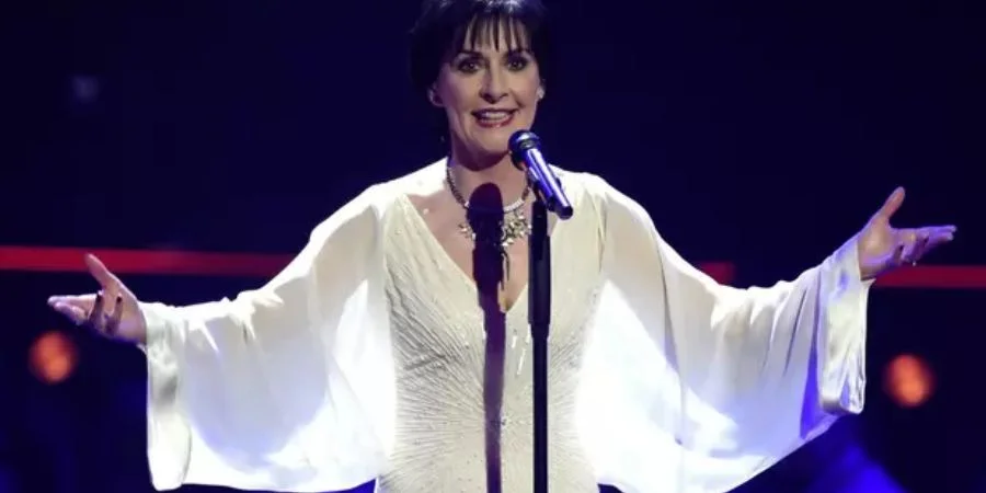cantastes y mujeres famosos irlandeses