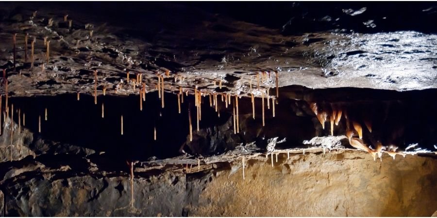 paso por la Cueva de Aillwee