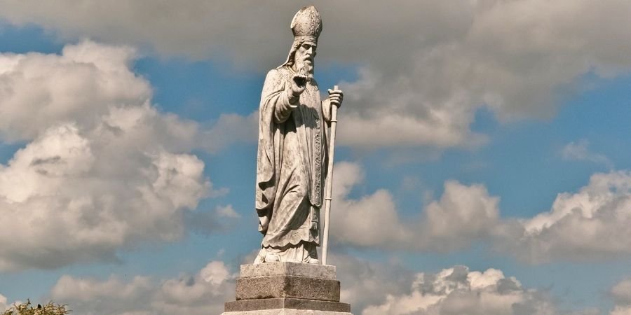 San Patricio y los duendes Irlandeses