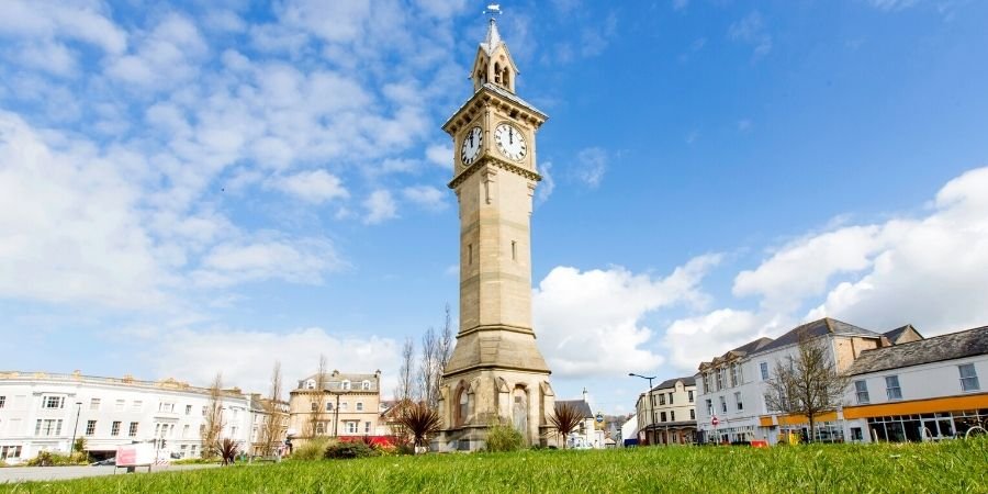 Torre de reloj
Acento irlandés y práctica de inglés
Vida estudiantil en Irlanda del Norte
