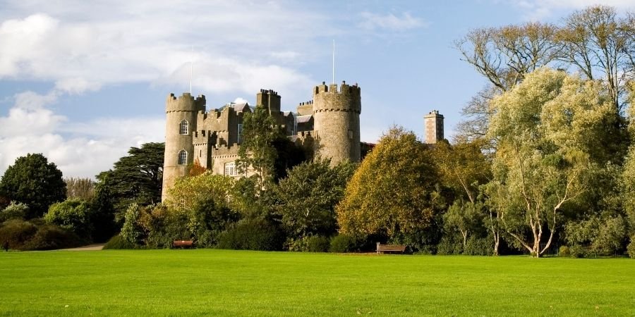 Pueblos Que Ver en Irlanda castillo en Dublin
Jardín de Malahide Castle 