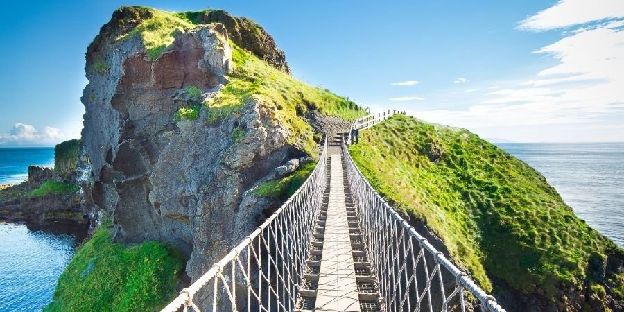 mirada al puente de cuerda Carrick a Rede Que Ver en Irlanda