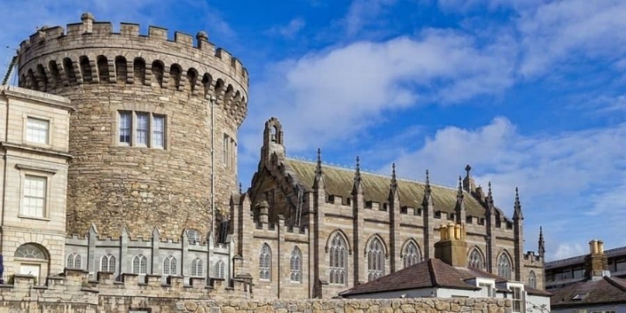 Castillo de Dublín para visitar y aprender inglés en Irlanda