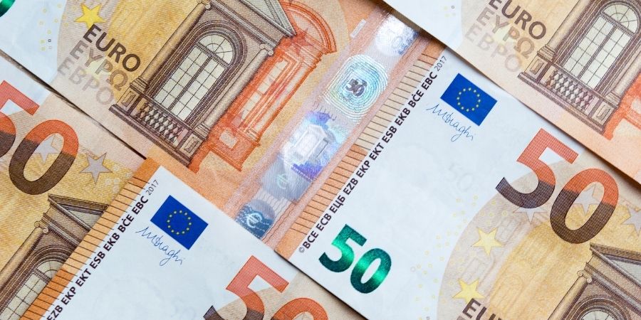 dinero en Irlanda